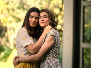 Marta y Fina viven su amor lejos de todos en la casa que siempre hab&iacute;an so&ntilde;ado: "Aqu&iacute; no tenemos que escondernos"