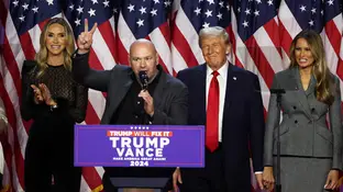 Dana White, en el escenario junto a Donald Trump Dana White, en el escenario junto a Donald Trump