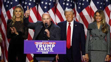 Dana White, en el escenario junto a Donald Trump