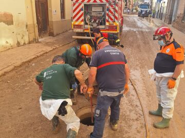 Trabajos en una calle de Sedaví