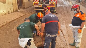 Trabajos en una calle de Sedaví