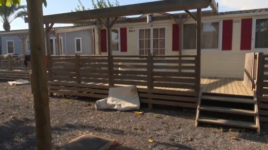 Camping Castell&oacute;n volcado con afectados y voluntarios de la DANA