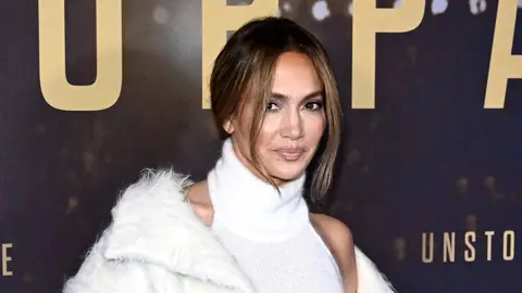 Jennifer Lopez en la premiere de Unstoppable en Reino Unido Jennifer Lopez en la premiere de Unstoppable en Reino Unido