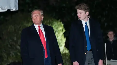 Donald Trump y su hijo menor, Barron Donald Trump y su hijo menor, Barron