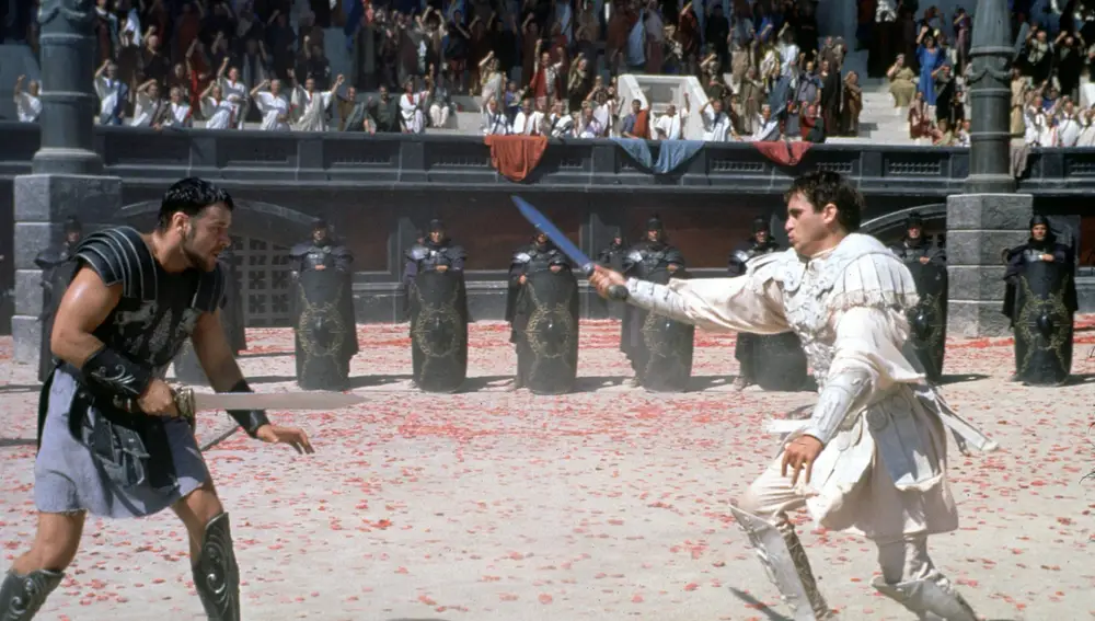 Joaquin Phoenix y Russell Crowe en Gladiator Joaquin Phoenix y Russell Crowe en Gladiator