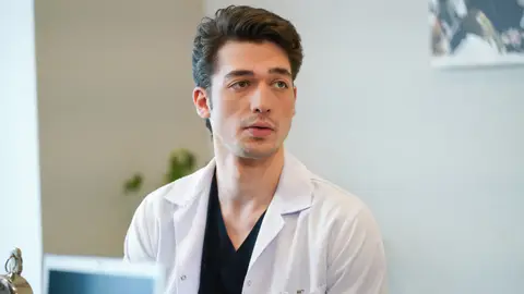 Demirhan Demircioğlu es Aziz, un joven que ha decidido seguir los pasos de su padre Demirhan Demircioğlu es Aziz, un joven que ha decidido seguir los pasos de su padre