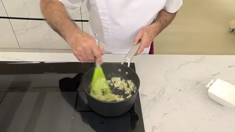 Mezcla bien con una varilla Mezcla bien con una varilla