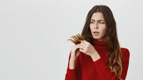 Chica con el pelo largo Chica con el pelo largo