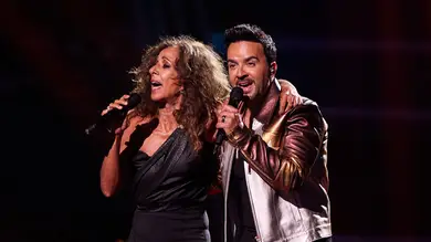 Luis Fonsi y Rosario Flores celebran la música cantando ‘En el mismo lugar’ en La Voz Luis Fonsi y Rosario Flores celebran la música cantando ‘En el mismo lugar’ en La Voz