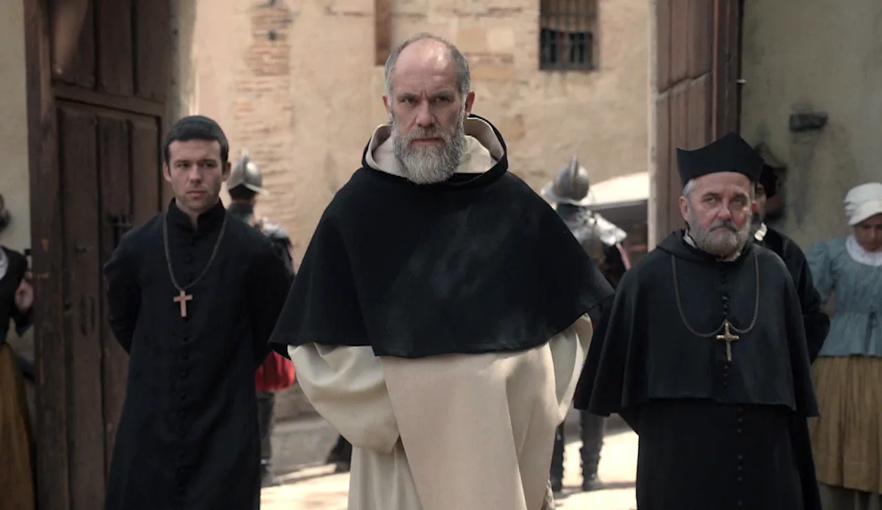 ¿La Inquisición sigue viva en su esencia? Los actores de la serie analizan cómo ha cambiado la sociedad desde entonces