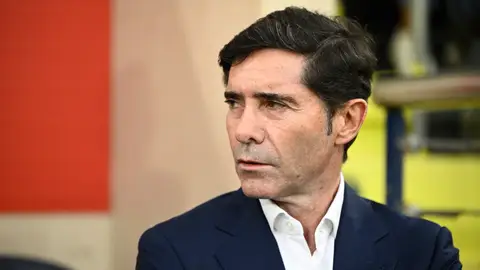 Marcelino, en el partido ante el Alavés Marcelino, en el partido ante el Alavés
