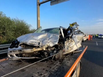 Coche siniestrado en Sevilla