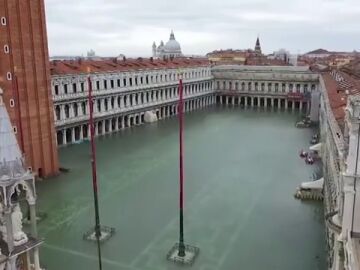 El 'acqua alta' inunda Venecia