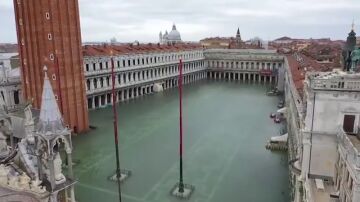 El 'acqua alta' inunda Venecia