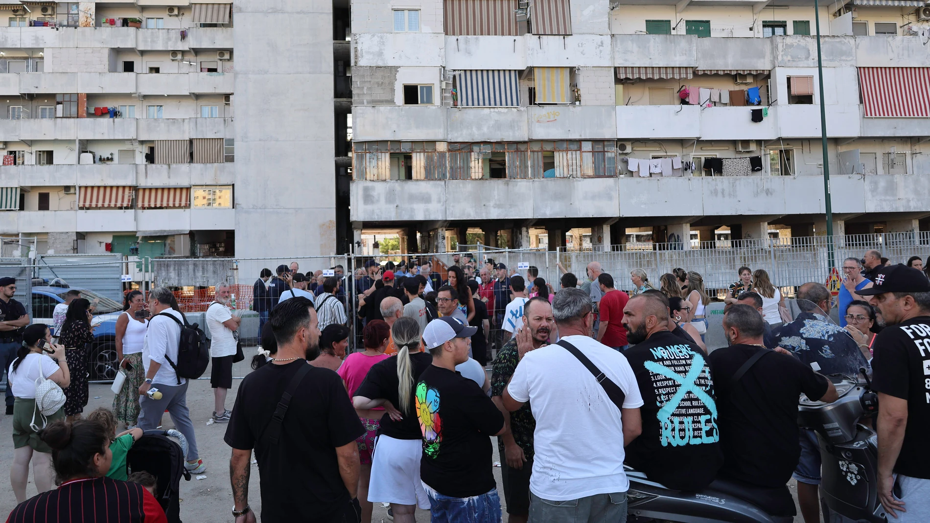 Imagen de un edificio en Scampia, Nápoles Imagen de un edificio en Scampia, Nápoles