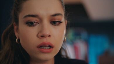 Suna golpea a su padre en un acto desesperado por salvar a Seyran: ¿Ha muerto Kazim?