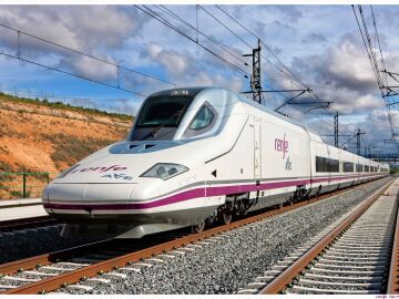 Tren AVE en imagen de archivo