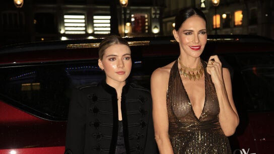 Jimena Villalonga y Adriana Abascal a la llegada de los Premios Mujerhoy