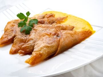 Receta de samosas rellenas de pisto con salsa de mango y curry, de Joseba Argui&ntilde;ano