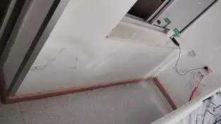 Barandilla carcomida, paredes con humedades. Así están las instalaciones del Hospital Universitario de Canarias Barandilla carcomida, paredes con humedades. Así están las instalaciones del Hospital Universitario de Canarias