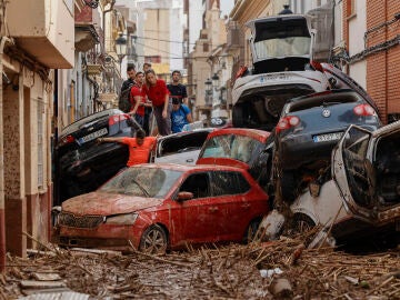 Vehículos arrastrados por la DANA en Paiporta