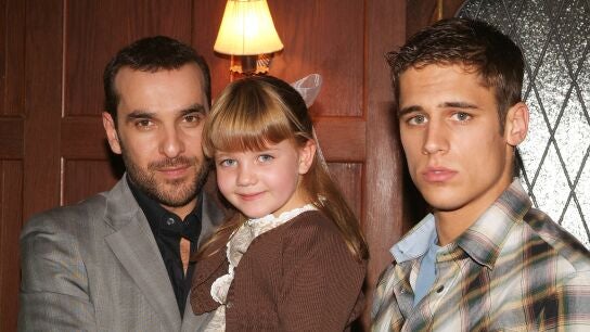 Luis Merlo, Carlota Garc&iacute;a y Marti&ntilde;o Rivas en El Internado