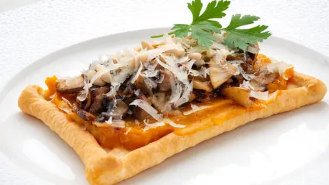 Hojaldres de calabaza, setas, panceta y queso Hojaldres de calabaza, setas, panceta y queso