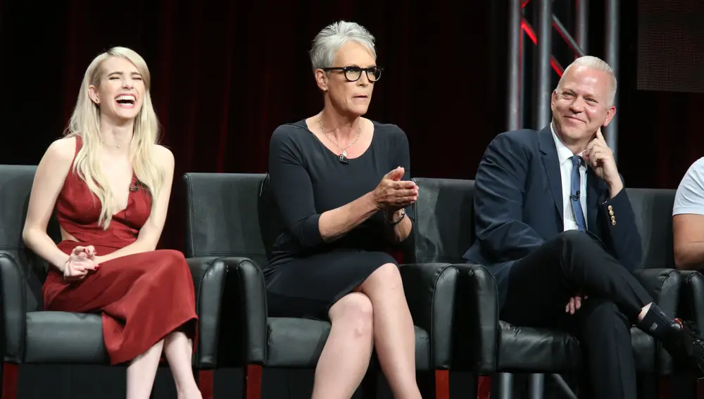 Emma Roberts, Jamie Lee Curtis y Ryan Murphy Emma Roberts, Jamie Lee Curtis y Ryan Murphy