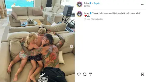 Fedez con sus hijos, Vittoria y Leone Fedez con sus hijos, Vittoria y Leone