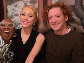 Cynthia Erivo, Ariana Grande y Ethan Slater, actores de Wicked