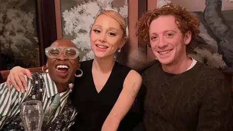 Cynthia Erivo, Ariana Grande y Ethan Slater, actores de Wicked Cynthia Erivo, Ariana Grande y Ethan Slater, actores de Wicked