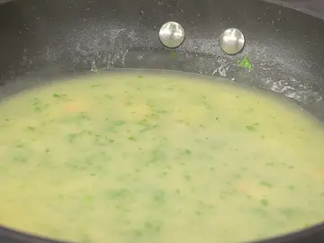 Así de fácil prepara Arguiñano una salsa verde para todo tipo de pescado: "Vais a ver qué rápido" Así de fácil prepara Arguiñano una salsa verde para todo tipo de pescado: "Vais a ver qué rápido"