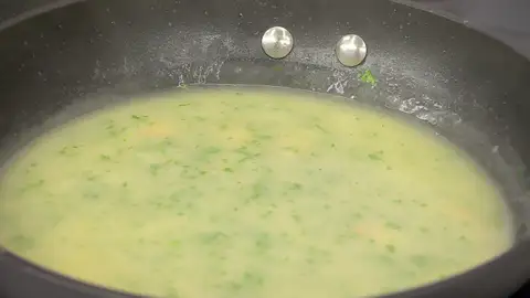 Así de fácil prepara Arguiñano una salsa verde para todo tipo de pescado: "Vais a ver qué rápido" Así de fácil prepara Arguiñano una salsa verde para todo tipo de pescado: "Vais a ver qué rápido"