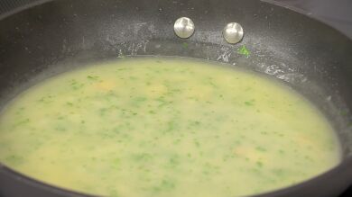 Así de fácil prepara Arguiñano una salsa verde para todo tipo de pescado: 