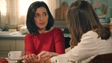 Luz le cuenta a Begoña la verdad sobre su padre y se desahoga con ella: 