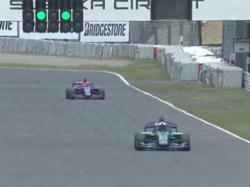 Carrera entre Kvyat y un coche dirigido por IA