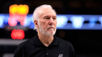 Gregg Popovich durante un partido de la NBA esta temporada