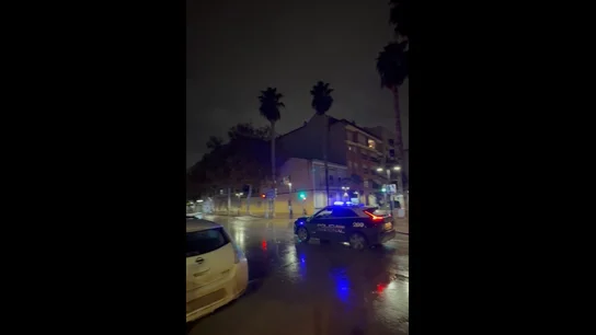 La policía alerta a los vecinos de las lluvias La policía alerta a los vecinos de las lluvias