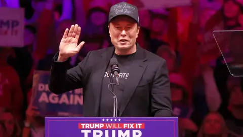 Elon Musk en un mitin en apoyo a Trump en Nueva York Elon Musk en un mitin en apoyo a Trump en Nueva York