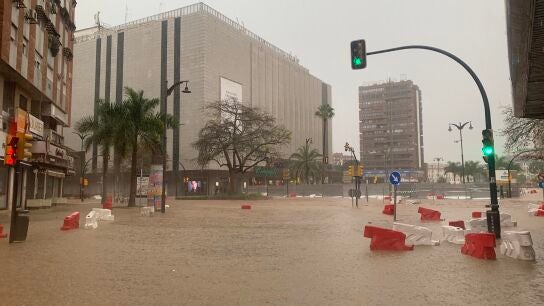 Calle inundada en el centro de M&aacute;laga