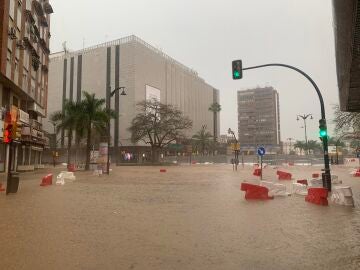 Calle inundada en el centro de Málaga