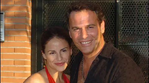 Mónica Hoyos y Carlos Lozano en 2005 Mónica Hoyos y Carlos Lozano en 2005