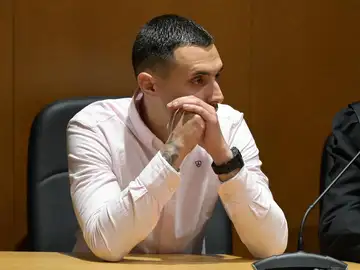 Uno de los acusados del crimen de Samuel Luiz: "Quiero pedirle perdón a la familia. Si no fuera por mí, no habría pasado" Uno de los acusados del crimen de Samuel Luiz: "Quiero pedirle perdón a la familia. Si no fuera por mí, no habría pasado"