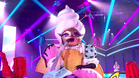 ¡Increíble! Helado hace enloquecer al público cantando ‘Made you look’ de Meghan Trainor ¡Increíble! Helado hace enloquecer al público cantando ‘Made you look’ de Meghan Trainor