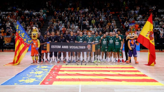 Minuto de silencio en la Fonteta