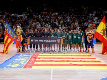 Minuto de silencio en la Fonteta