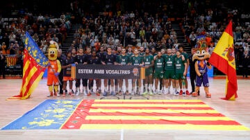 Minuto de silencio en la Fonteta