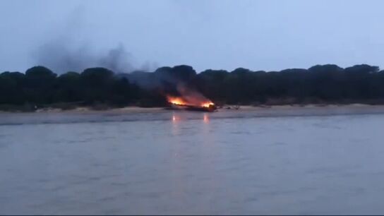 Un narco muerto y dos guardias civiles heridos al chocar una narcolancha y una patrullera en Sanl&uacute;car de Barrameda