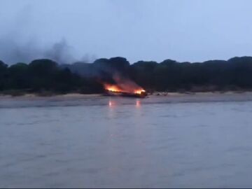 Un narco muerto y dos guardias civiles heridos al chocar una narcolancha y una patrullera en Sanlúcar de Barrameda