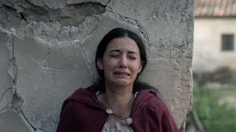 Lucía, rota de dolor al descubrir el compromiso de Telmo con Juana Lucía, rota de dolor al descubrir el compromiso de Telmo con Juana